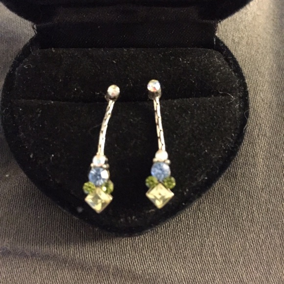 SALE‼️Australian Swarovski Crystal Drop Earrings - Picture 3 of 3